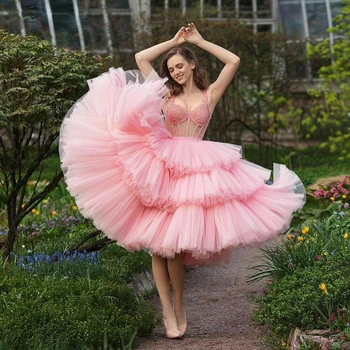 Розовое Короткое платье для выпускного вечера с открытыми плечами, украшенное бисером, вечерние платья с кристаллами, Многоуровневое праздничное платье длиной до колен